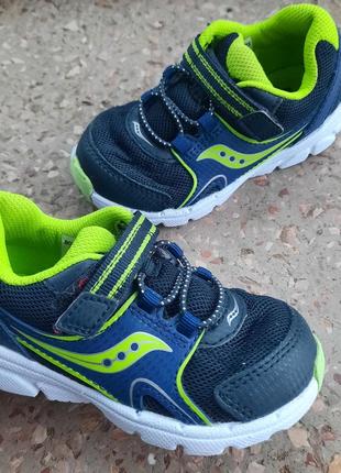 Легкие детские кроссовки кросівки мокасины saucony 22р