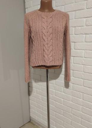 Светр від primark пудрового кольору.