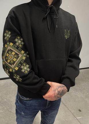 Худі чорне оверсайз з орнаментом на рукаві