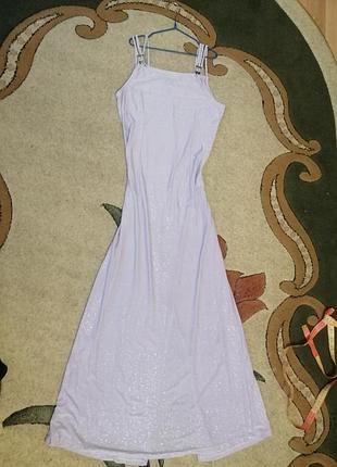 Романтичное нежно-фиолетовое платье