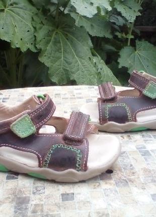 Шкіряні босоніжки clarks 20 р)- 21р.-13 см ecco.