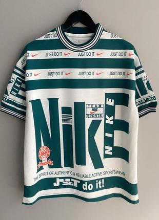 Футболка чоловіча біло-зелена nike