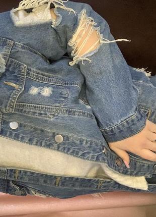 Курточка рванная джинсовая2 фото