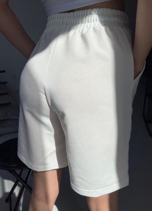 Шорты шортики классные классические трендовые модные оверсайз женские повседневные стильные удобные белая3 фото