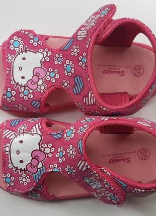 Босоножки для девочки hello kitty sanrio.2 фото