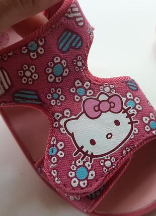 Босоножки для девочки hello kitty sanrio.3 фото