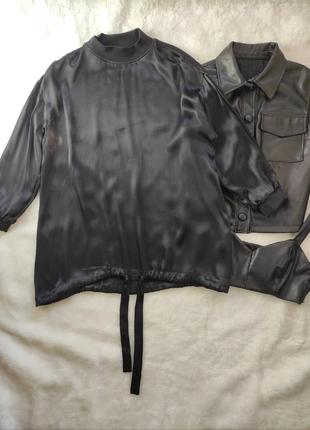Черная длинная блуза туника сатин шелковая атласная под горло гольф оверсайз лонгслив