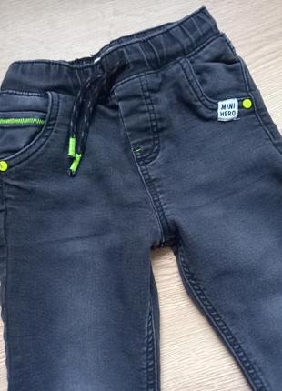 Классные джинсы для мальчика,4-5 лет3 фото