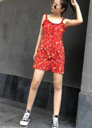 Винтажная мини-платье с цветочным принтом

с вшитым пуш-ап8 фото