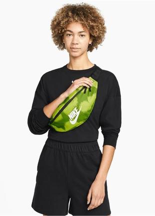 Nike nk heritage waistpck - neo dye green do6801-321 сумка на пояс плече бананка унісекс оригінал