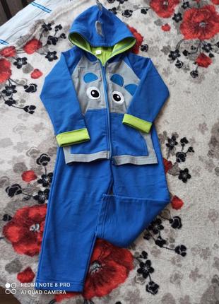 Продам детский костюм г. 98-104