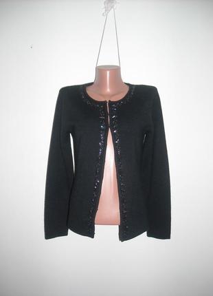 Кофта вк черная с вышивкой по краю бисером