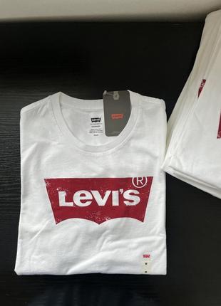 Оригинальные футболки levi’s. большой выбор цветов.