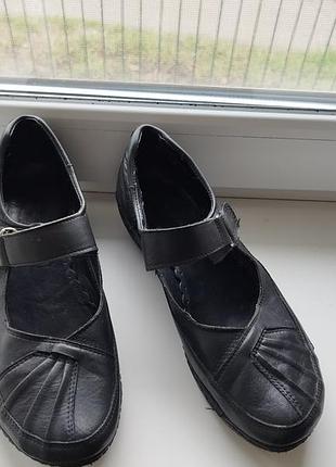 Туфлі шкіряні 39 розмір