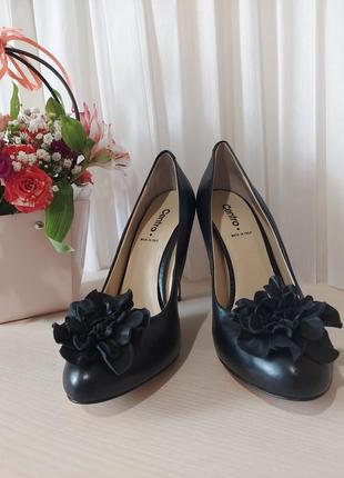 Черные туфли кожаные 39.5 г. с цветком1 фото