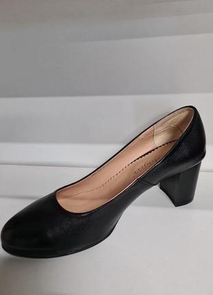 Туфли кожаные.