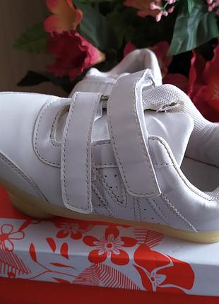 Кроссовки с подсветкой