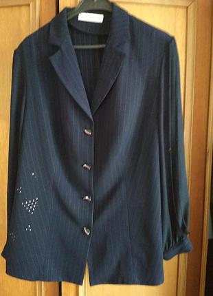 Синій піджак