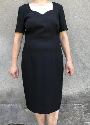 Чорна класична сукня, чорне плаття