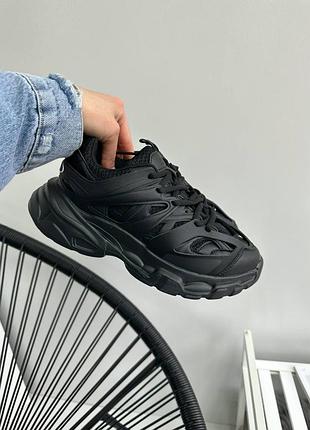 Стильные и невероятно легкие кроссовки черные