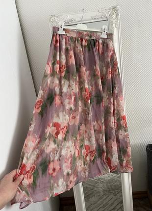 Нежная шифоновая юбка плиссе с цветами h&m. плиссированная юбка с цветами. юбка длинная в складку меди юбка с мальированными цветами