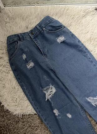 Стильные джинсы мом с разрезами boohoo4 фото