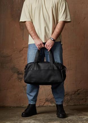 Спортивная дорожная сумка с плечевым ремнем, черная из экокожи в спортзал мужская7 фото