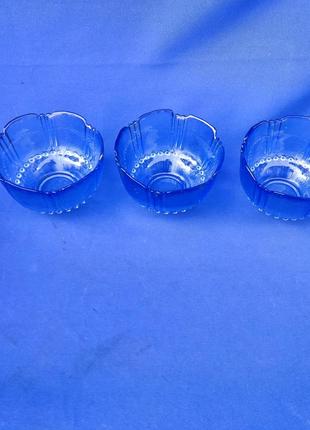 Стеклянный свлатник из синего стекла ссср тарелка миска для салатов ваза для конфет конфетница1 фото