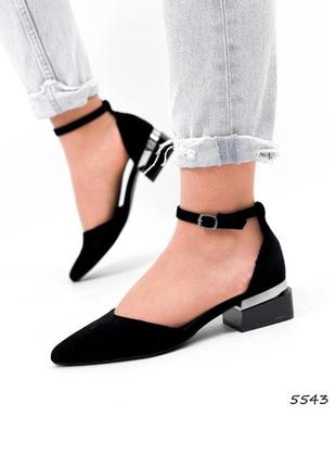 Босоніжки, лодочки жіночі на широкому каблуку.