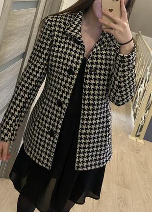 Пальто коротке