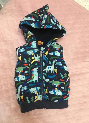 Безрукавка на мальчика 18-24 мес