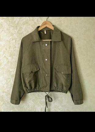 Стильная укороченя ветровка