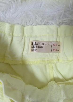 Лимонные шорты выполнены из плотного хлопкового денима8 фото