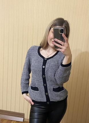 Кардиган на ґудзиках