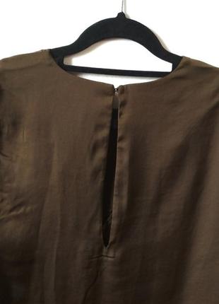Неймовірна сатинова блуза h&m кольору хакі з рюшами/блуза с оборками хаки5 фото