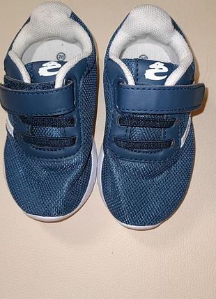 Кроссовки детские 2
