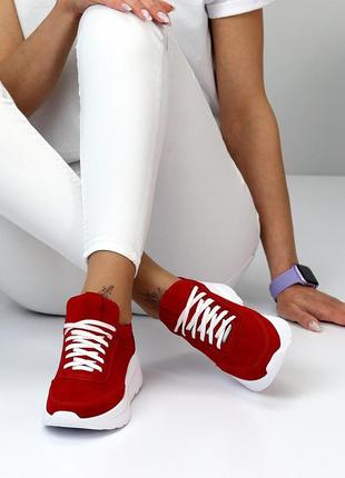 Яркие красные замшевые женские кроссовки натуральная замша на белой подошве9 фото