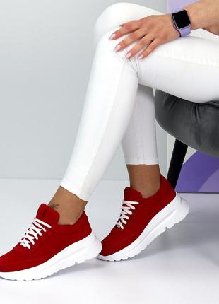 Яркие красные замшевые женские кроссовки натуральная замша на белой подошве10 фото