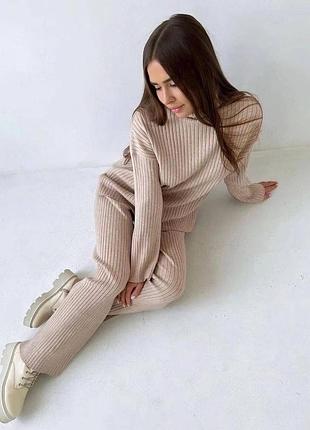Прогулочний костюм в рубчик