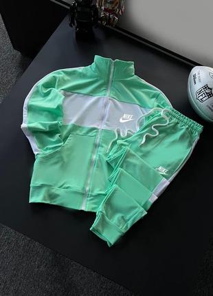 Nike green camo sales