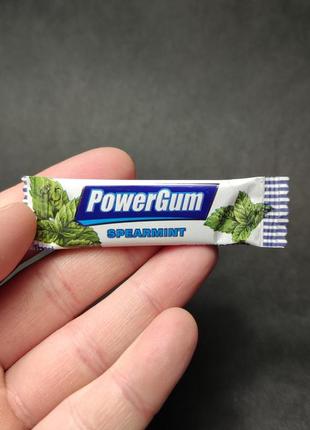 Набор одноразовый (ложка + салфетка + влажная салфетка + соль + перец + жвачка) в...