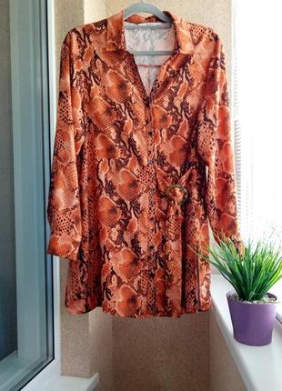 Красивая стильная удлиненная блуза из натуральной ткани в модный анималистичный принт2 фото