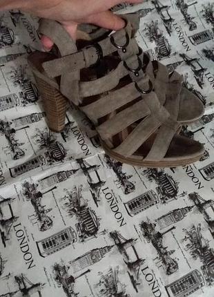 Стильні Шкіряні(бренд)босоніжки 5th avenue