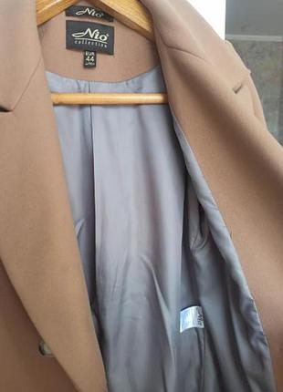 Демисезонное бежевое пальто кашемир