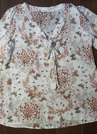 Легка літня блуза