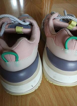 Кроссовки 4