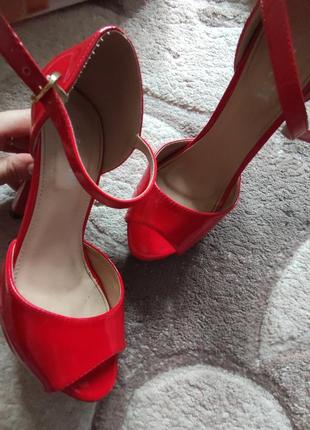 Красные туфли7 фото