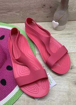 Чарівні крокси crocs serena sandal 205469-611