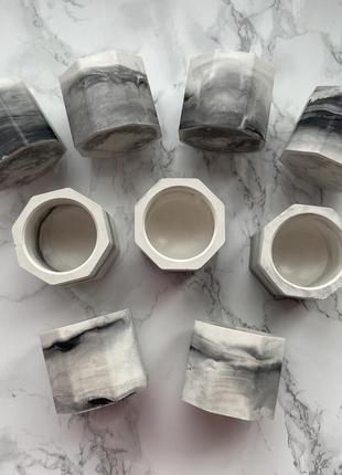 Гіпсове кашпо сірий мармур 2