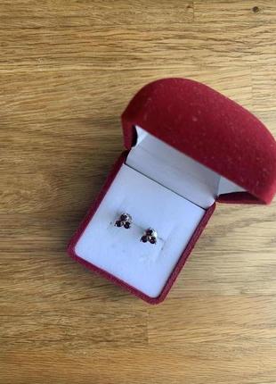 Срібні сережки з натуральним гранатом